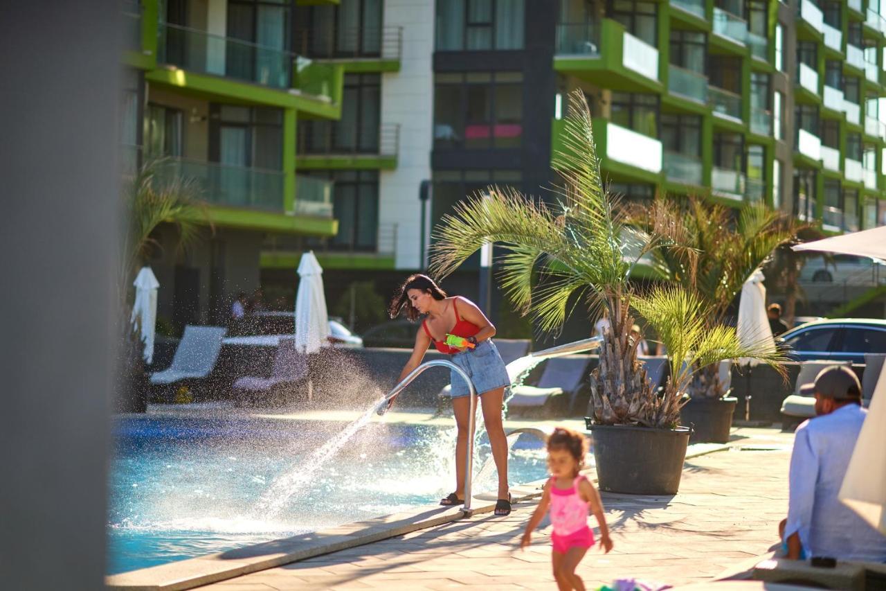 Dava Aparthotel Pool & Spa Mamaia Nord ナボダリ エクステリア 写真