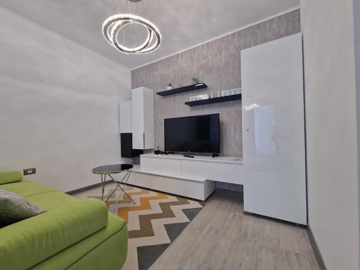 Dava Aparthotel Pool & Spa Mamaia Nord ナボダリ エクステリア 写真