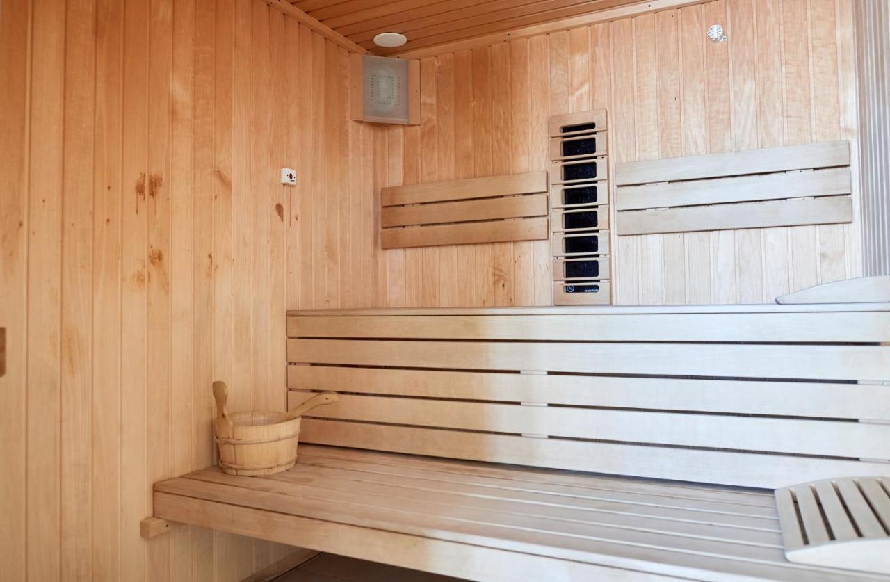 Dava Aparthotel Pool & Spa Mamaia Nord ナボダリ エクステリア 写真